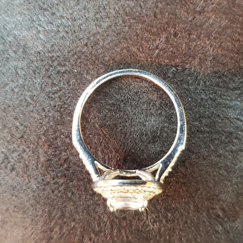 NWOT Rhinestone ring - Picture 2 of 5